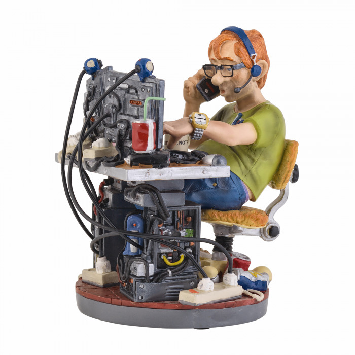 Скульптура "Компьютерщик"