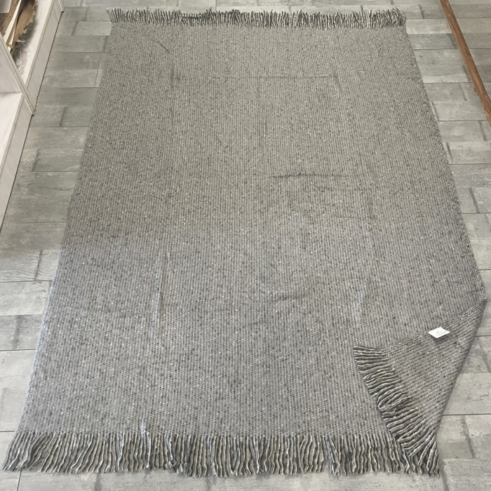 Плед акриловый Super Soft Care размер 120*160 см, темно- серый, плотность 550гр/м2, в подарочной белой крафтовой коробке с окошком