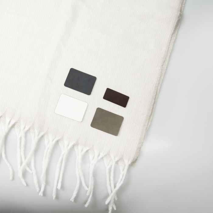Шеврон Rectangle Cowhide размер 50*70 мм, белый, со скругленными углами