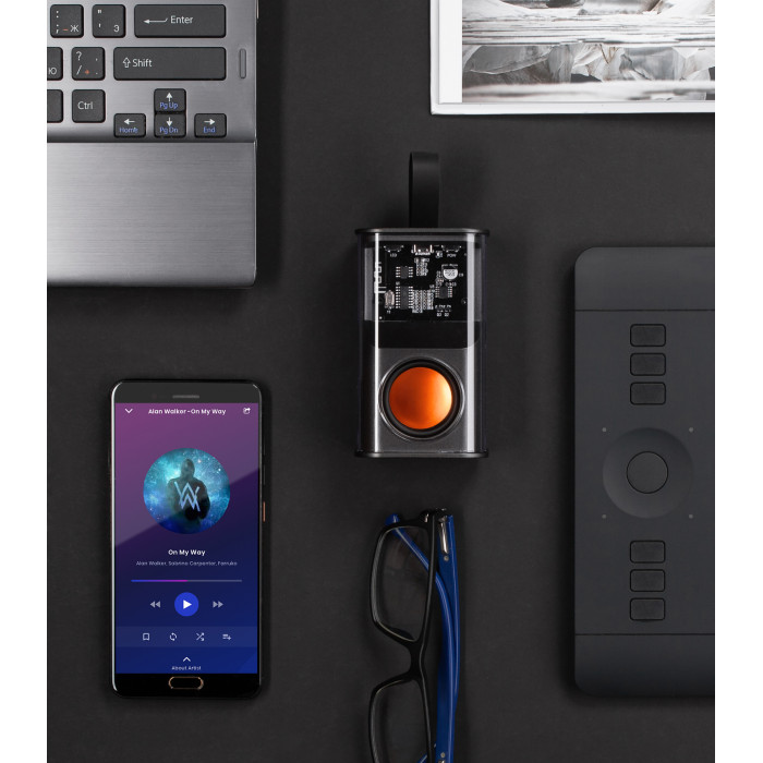 Bluetooth колонка Hi-Fi 5Вт с разноцветной подсветкой и прозрачным корпусом