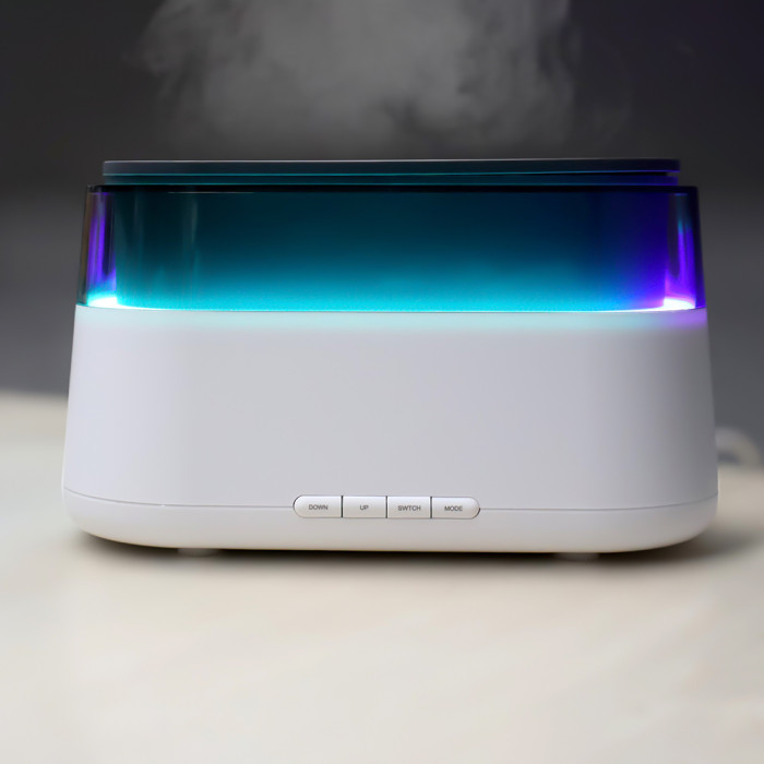 Светодиодный USB увлажнитель-ароматизатор Brava с часами с RGB подсветкой Светодиодный USB увлажнитель-ароматизатор Brava с часами с RGB подсветкой