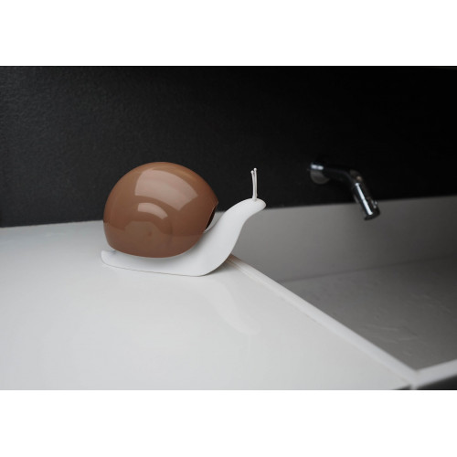 Коричневый