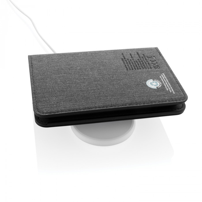 Обложка для паспорта Travelfinder с технологией Find My