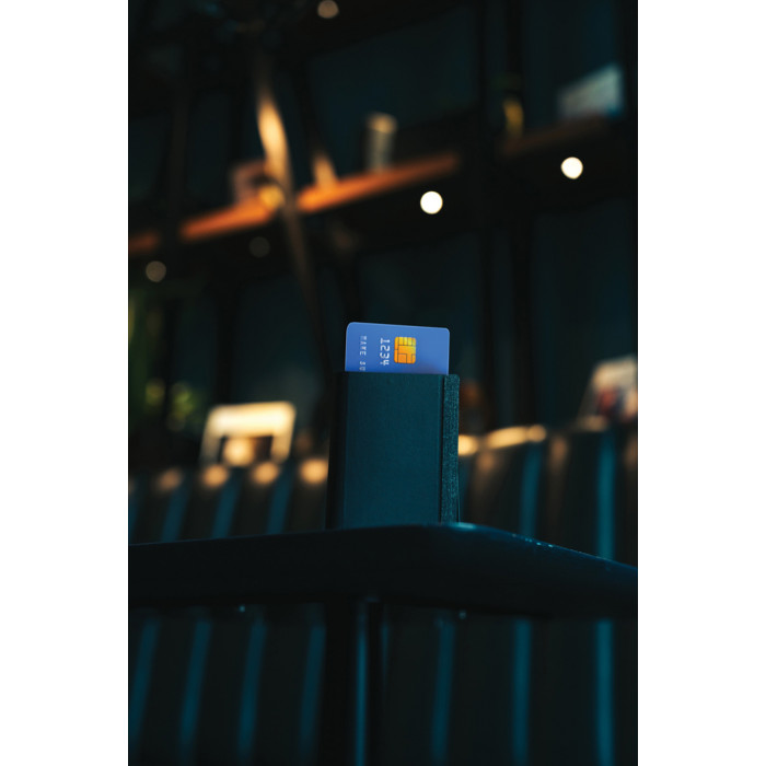 Картхолдер Seekcard с технологией Find My