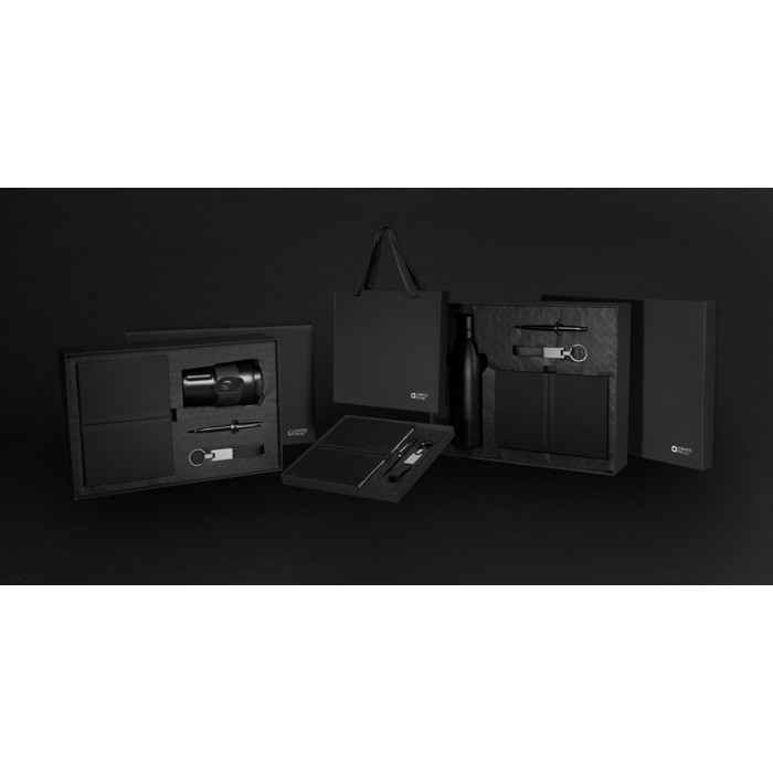 Термокружка Swiss Peak в комплекте с блокнотом, ручкой и брелком