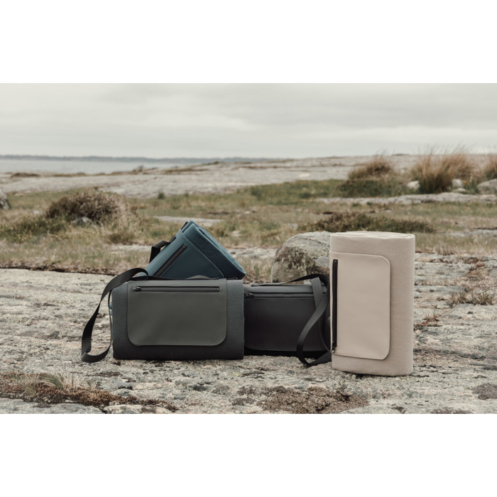 Плед для пикника VINGA Baltimore из переработанного полиэстера RCS, 150х130 см